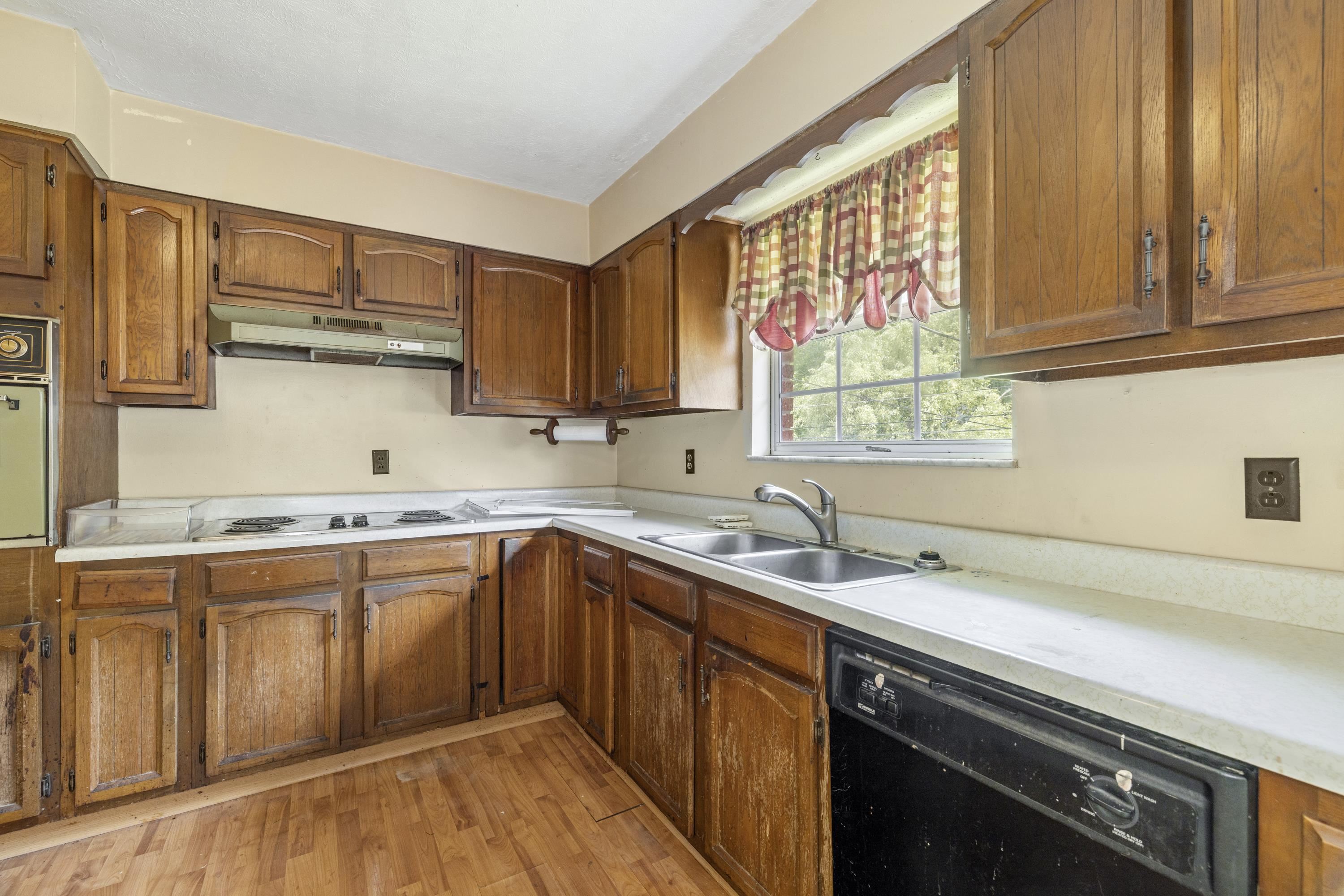 403 Short White Oak Road Russell, KY 41169 - Photo 8 of 33 Gallery Image 8