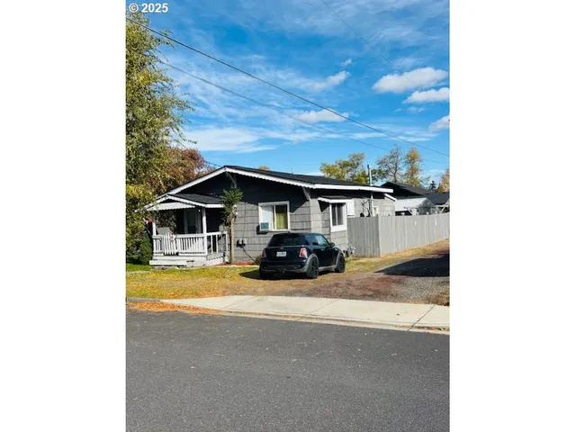 $300,000 | 432 Northwest 10th Street, Redmond, OR 97756