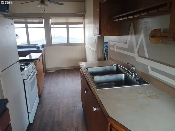 $270,001 | 432 Northwest 10th Street, Redmond, OR 97756