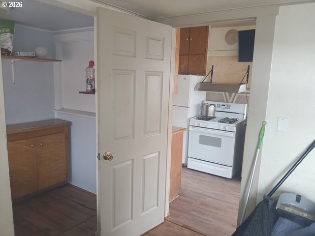 432 Northwest 10th Street Redmond, OR 97756 - Photo 4 of 24