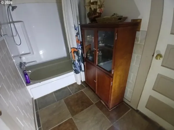 $270,001 | 432 Northwest 10th Street, Redmond, OR 97756