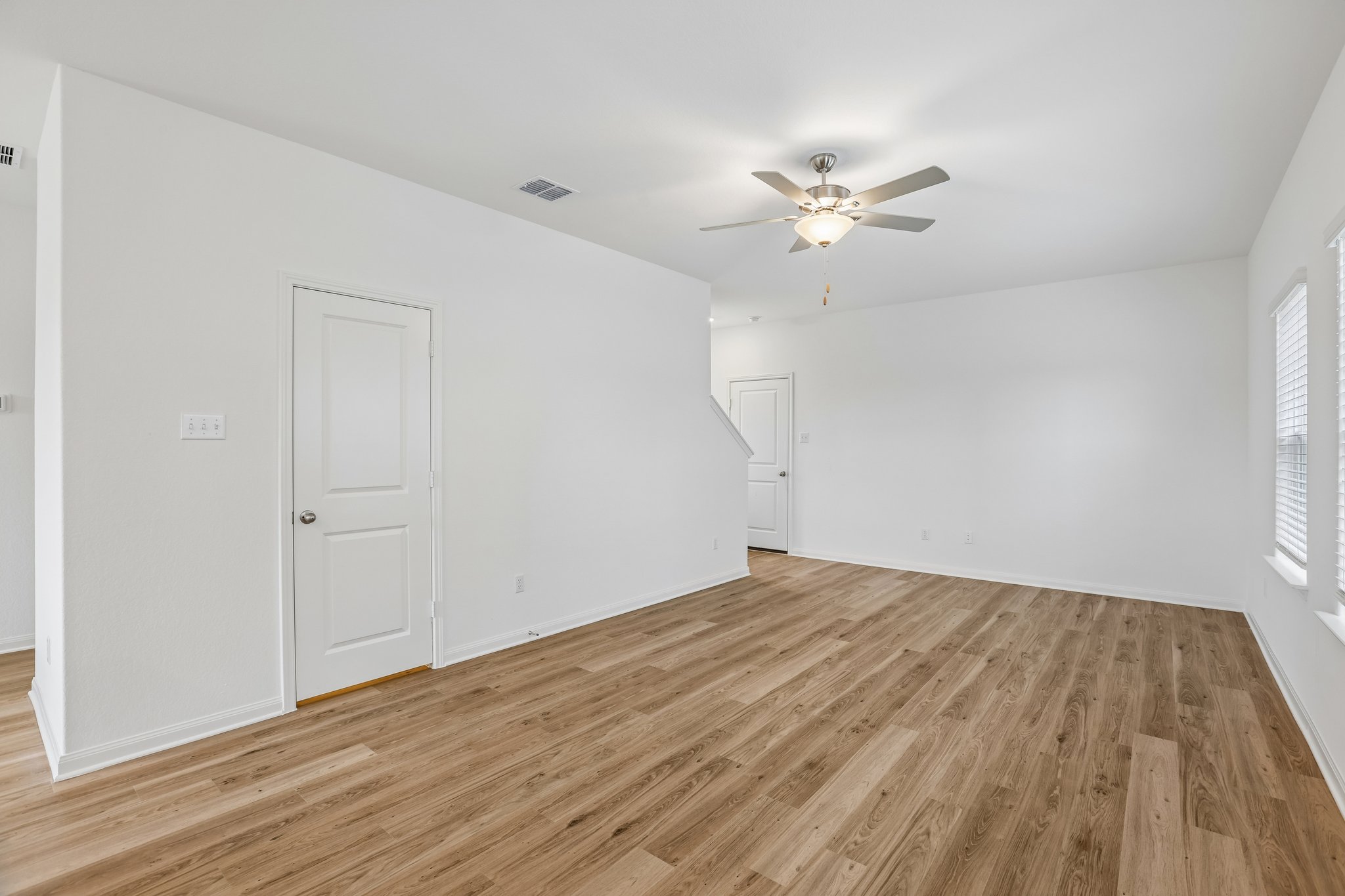 18400 Stellers Sea Street Elgin, TX 78621 - Photo 5 of 40