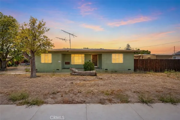 $199,999 | 541 South Buena Vista Street, Hemet, CA 92543