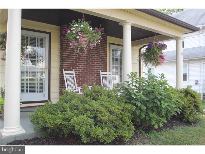 147 Sycamore Road Havertown, PA 19083 - Photo 2 of 24 Porch