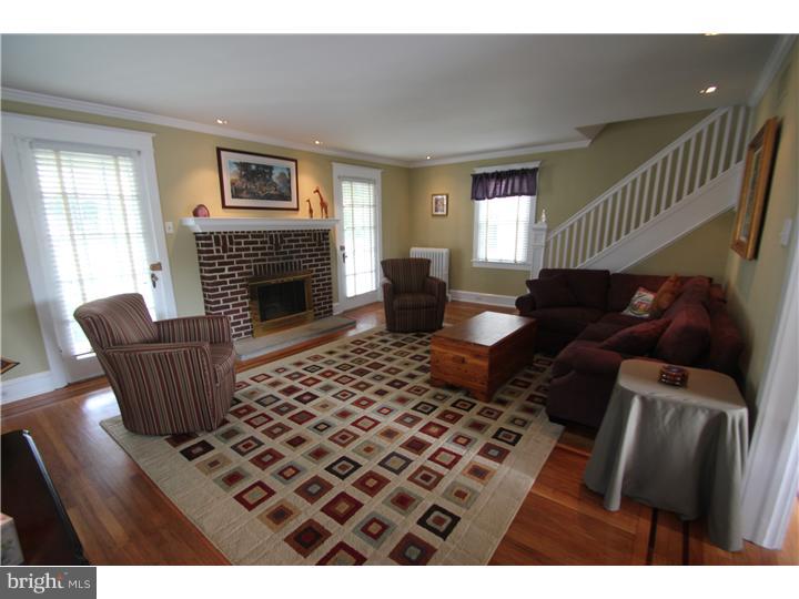 147 Sycamore Road Havertown, PA 19083 - Photo 6 of 24 Living Room