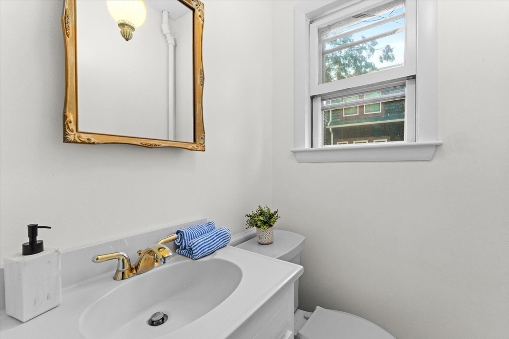 17 Preston Beach Road Marblehead, MA 01945 - Photo 15 of 36 Gallery Image 15
