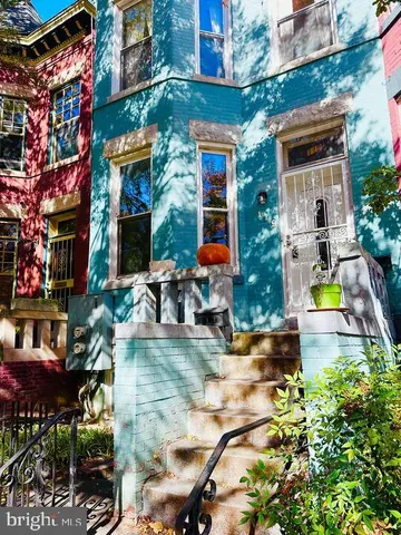 a view of building with outdoor space