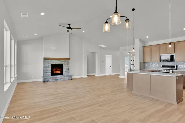 $682,155 | 9015 California Street, Rathdrum, ID 83858