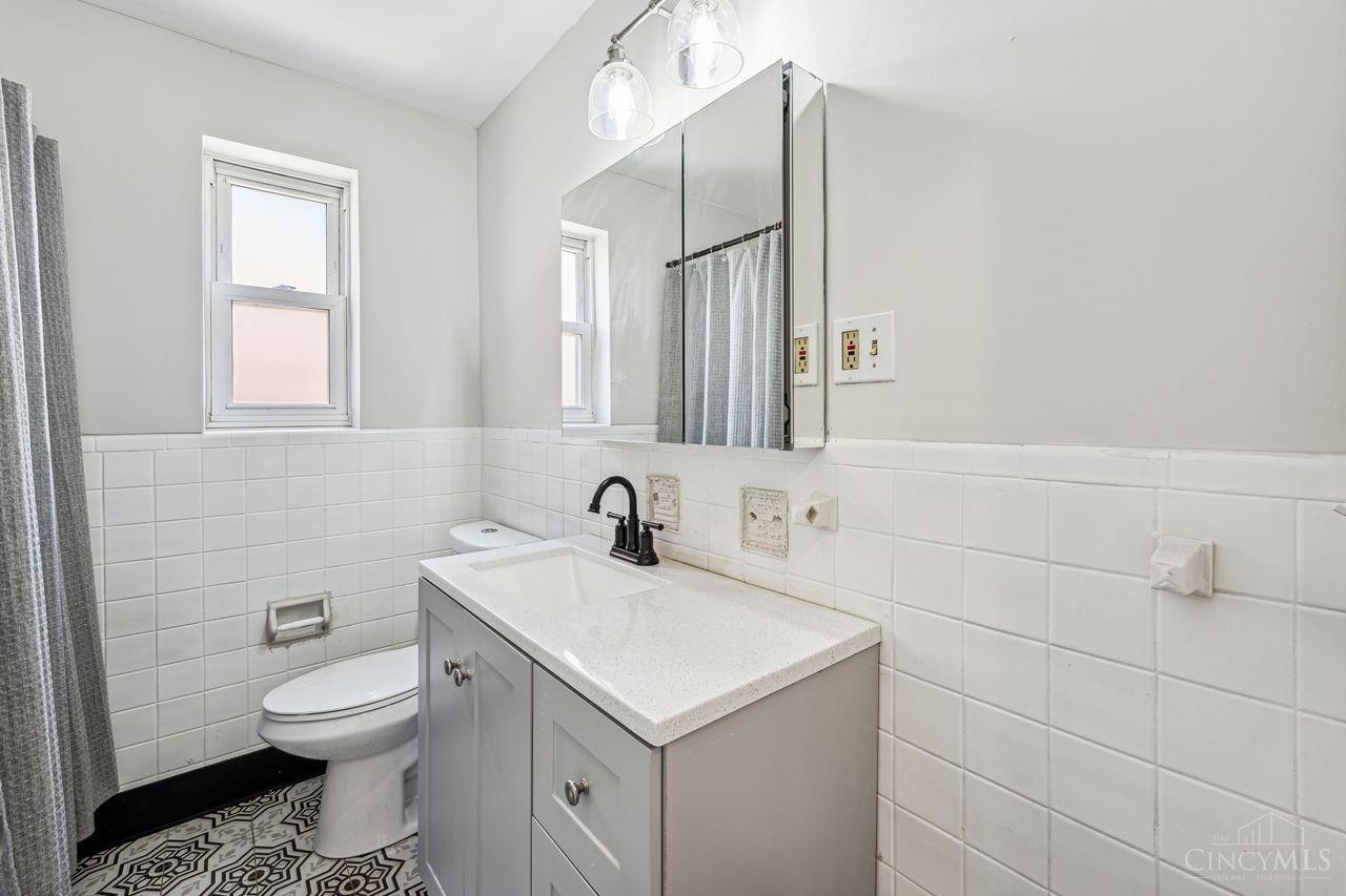 5596 Samver Road Cincinnati, OH 45239 - Photo 19 of 35