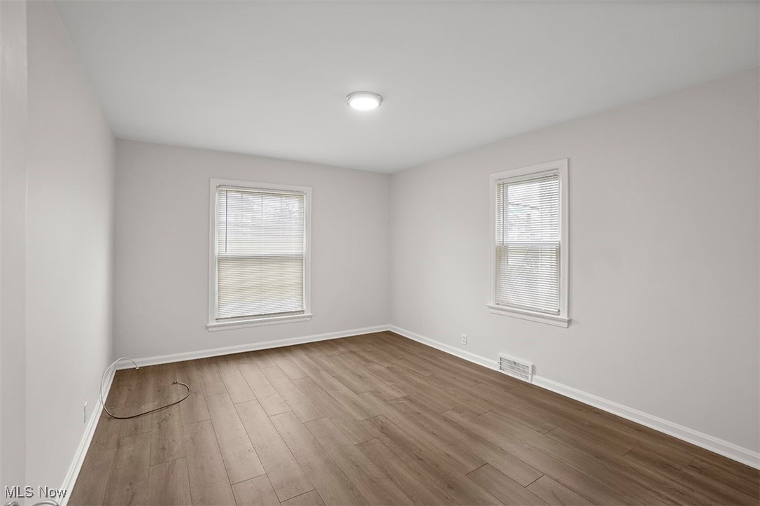 13645 Cedar Road Cleveland, OH 44118 - Photo 9 of 30 Down - Bedroom 1
