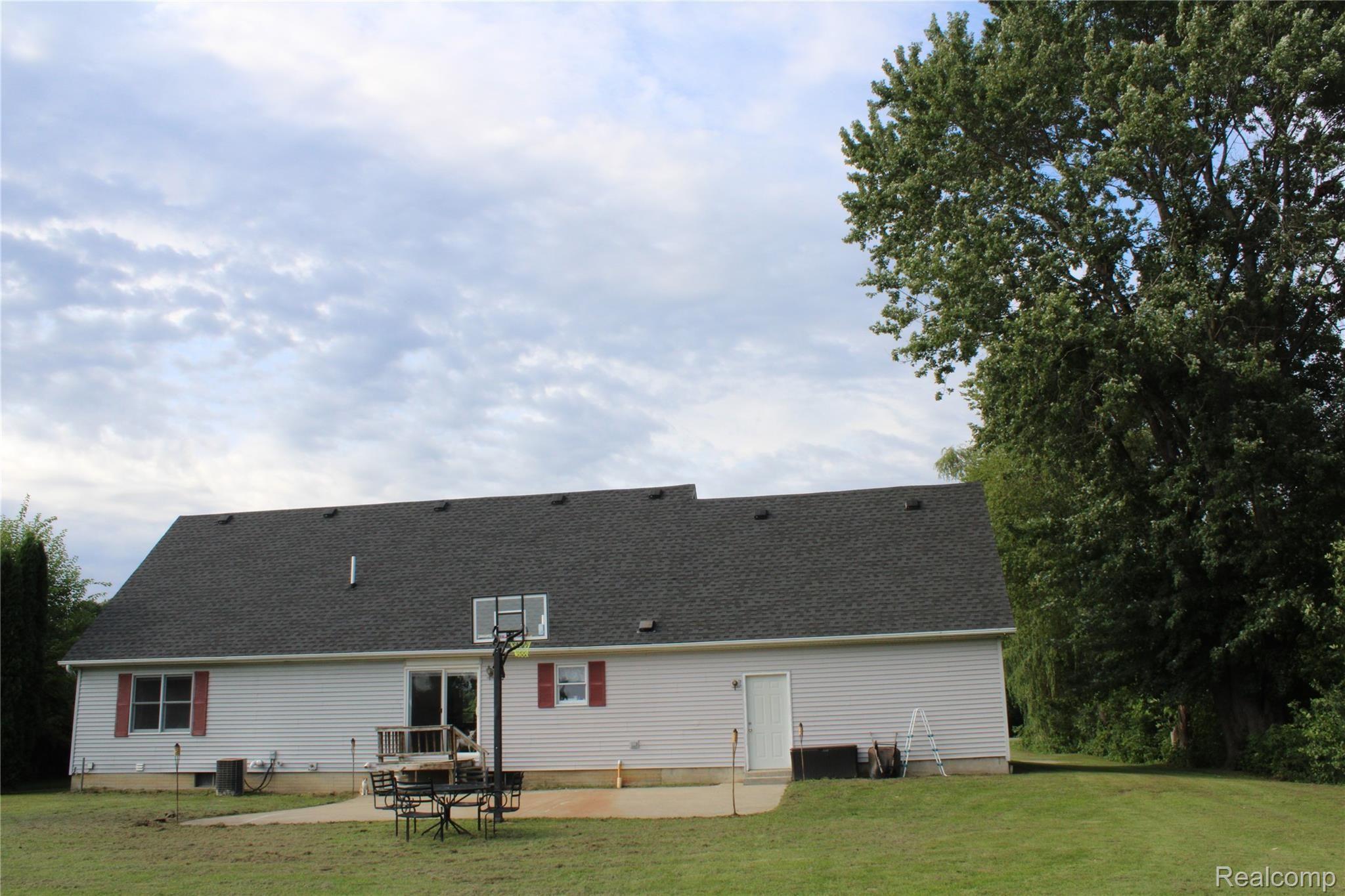 7203 Coldwater Road Flushing, MI 48433 - Photo 11 of 72 IMG_1542.JPG