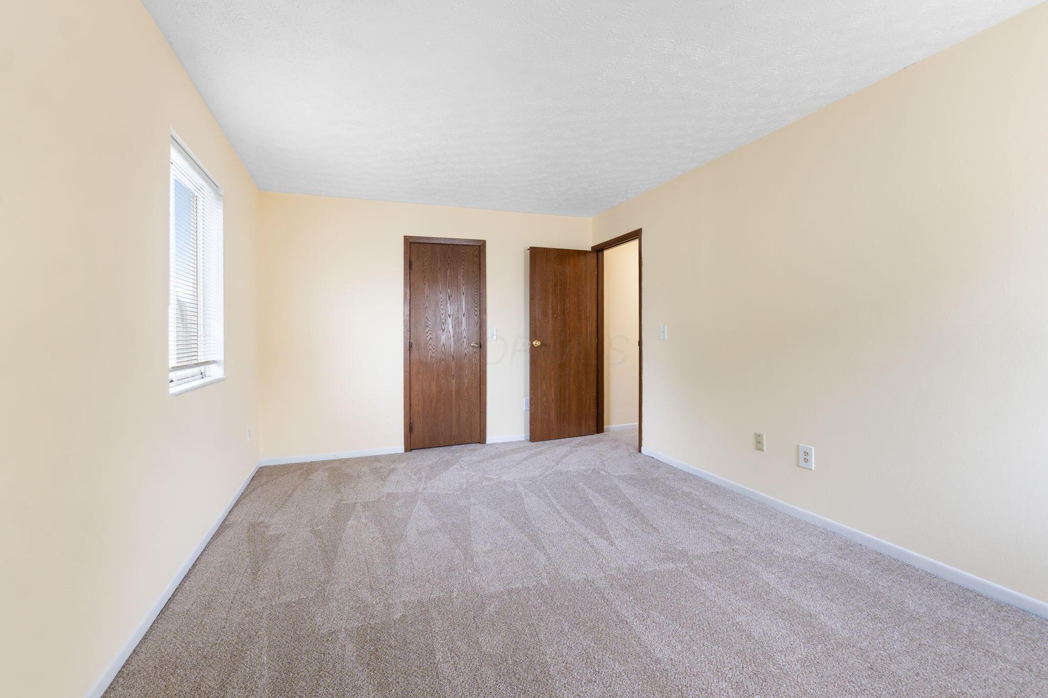 5198 Dierker Road, Unit D Columbus, OH 43220 - Photo 22 of 40 5198 Dierker Rd (Interior)-24