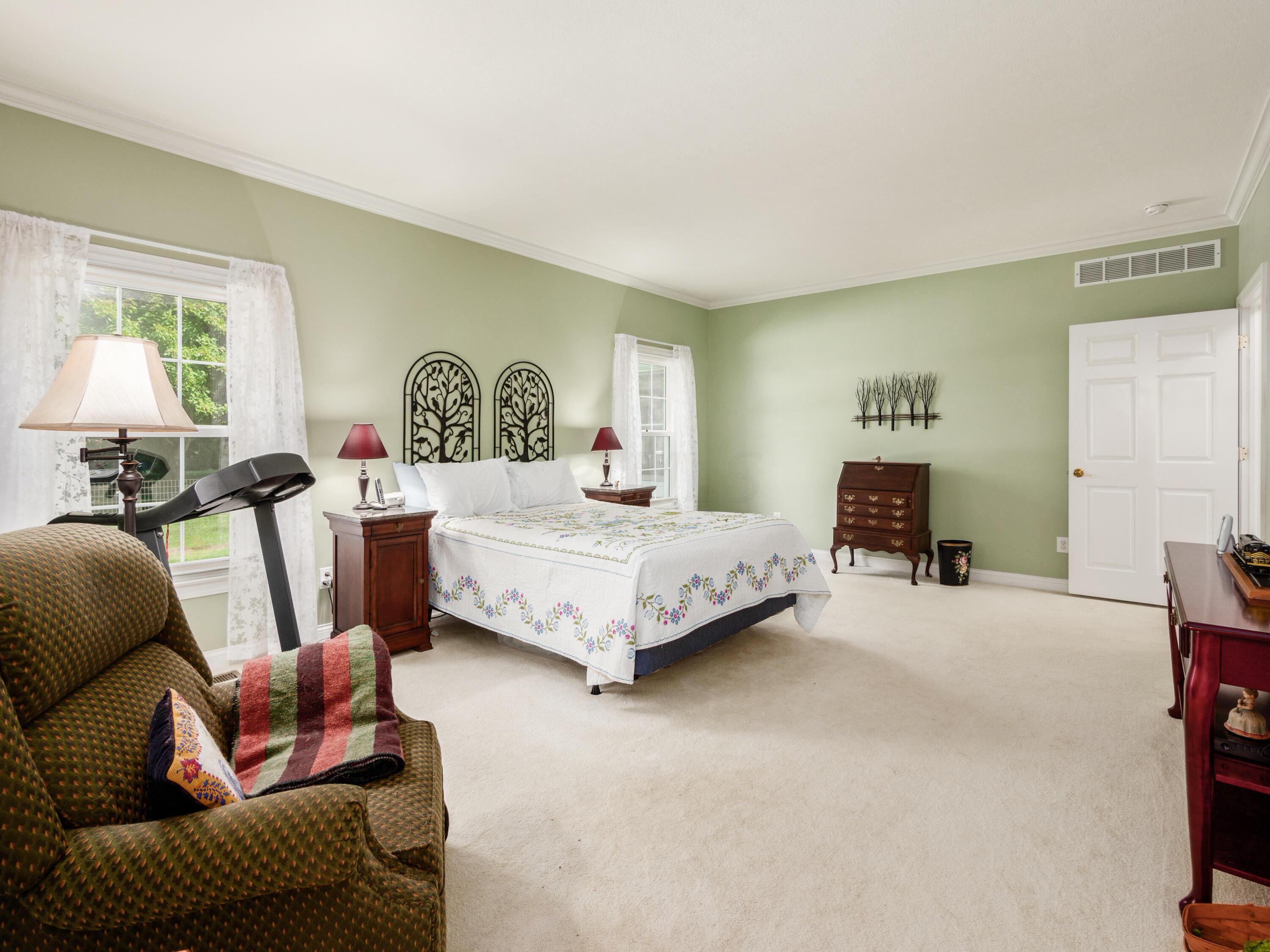 12344 Gorsuch Road Galena, OH 43021 - Photo 27 of 47 Large Owners' Suite