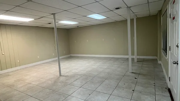 $700 | 2311 Colonial Avenue Southwest, Unit SUITE A, Roanoke, VA 24015