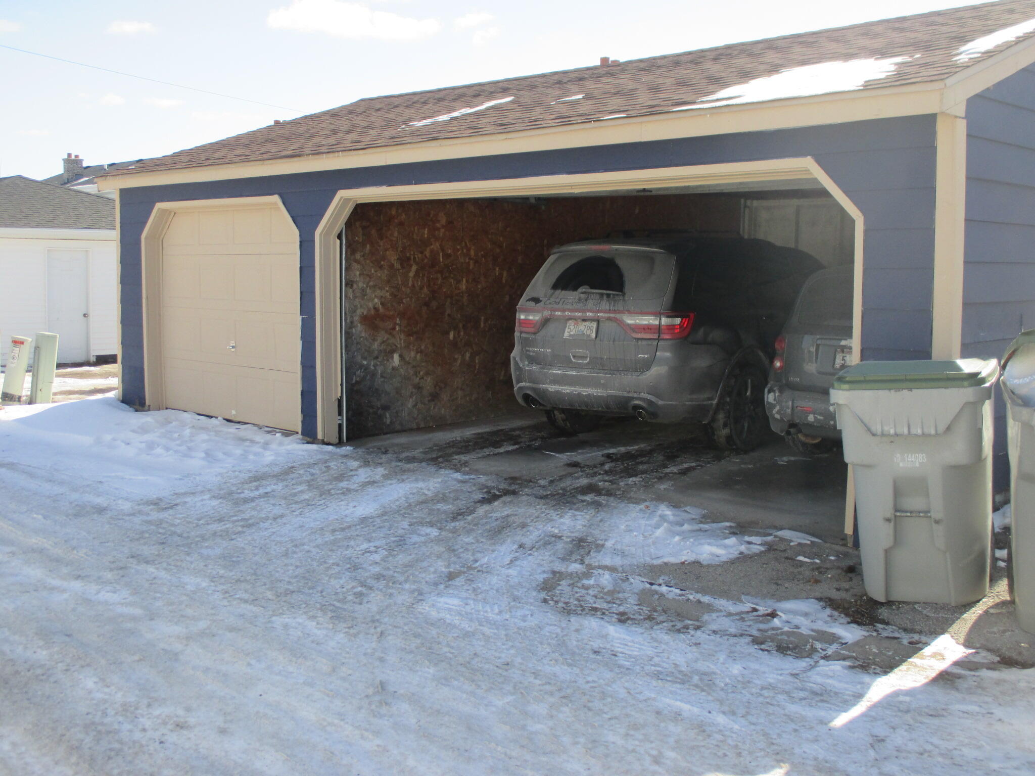 6602 West Mill Road, Unit 6604 Milwaukee, WI 53218 - Photo 3 of 40 IMG_2908