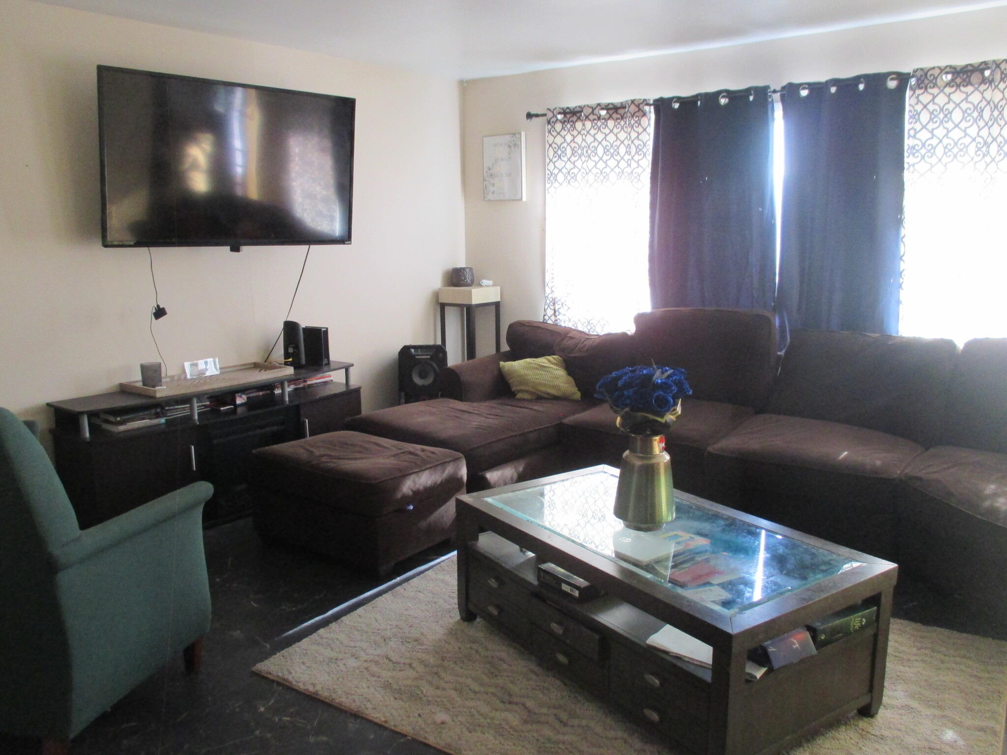 6602 West Mill Road, Unit 6604 Milwaukee, WI 53218 - Photo 8 of 40 IMG_2910