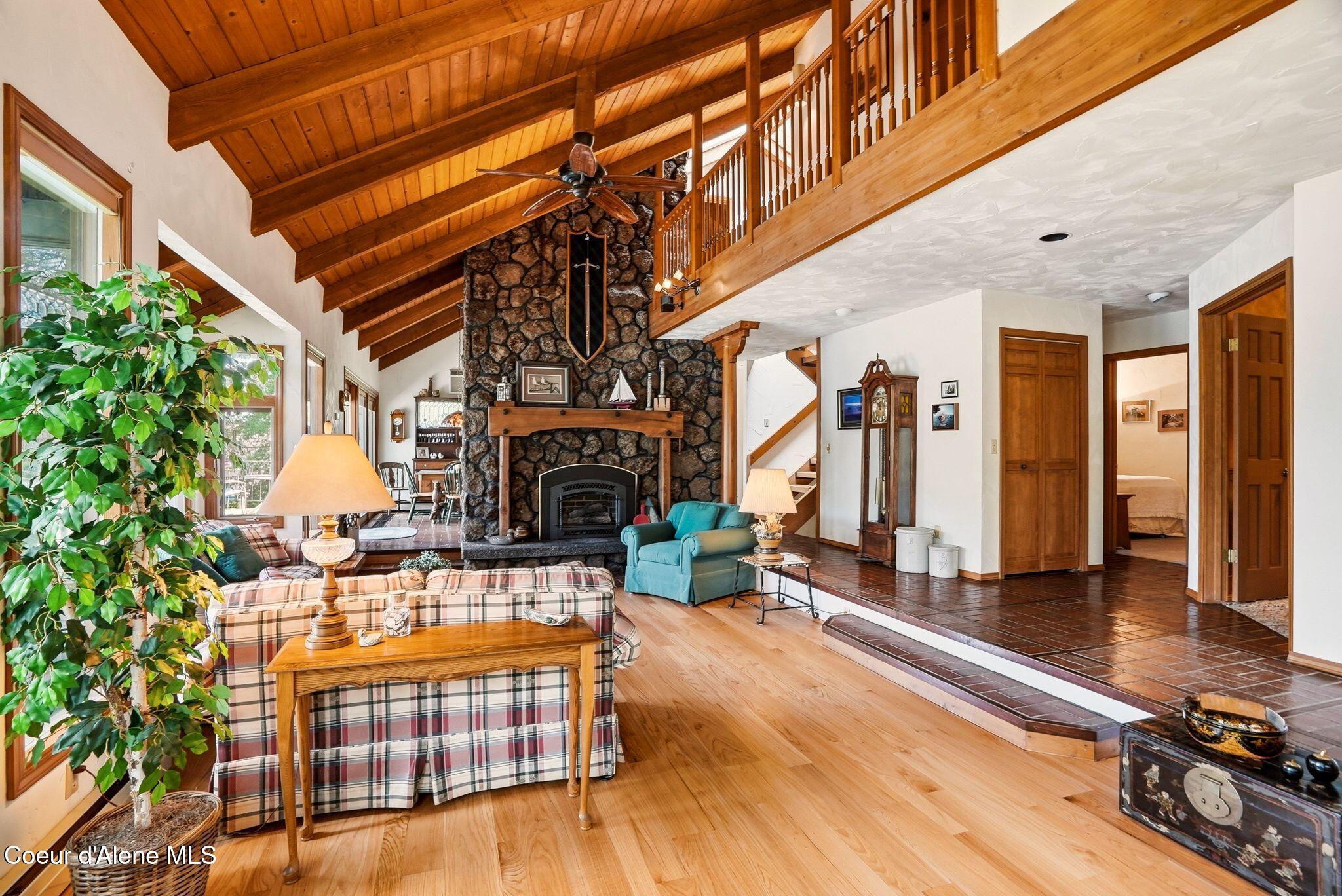 3337 South Lands End Road Coeur D'Alene, ID 83814 - Photo 15 of 49 17_Inside-Media-Lands-16
