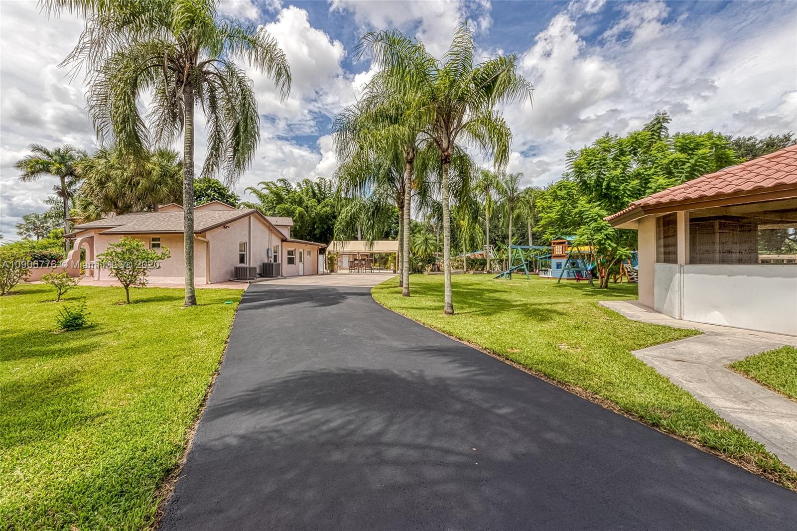 4860 Southwest 193rd Lane Southwest Ranches, FL 33332 - Photo 18 of 80 a view of a volley ball court