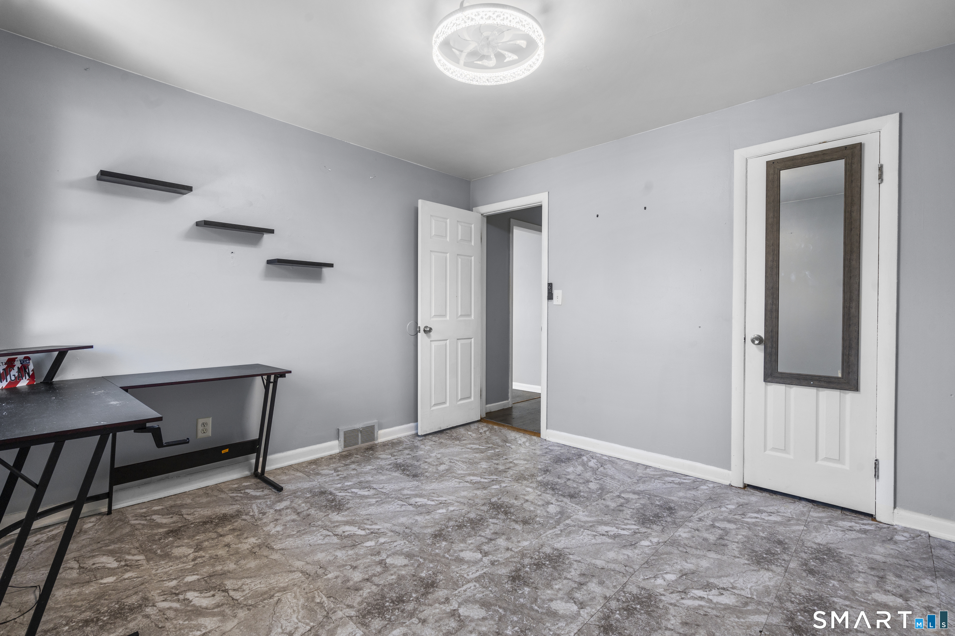 80 Overlook Avenue Waterbury, CT 06708 - Photo 16 of 40