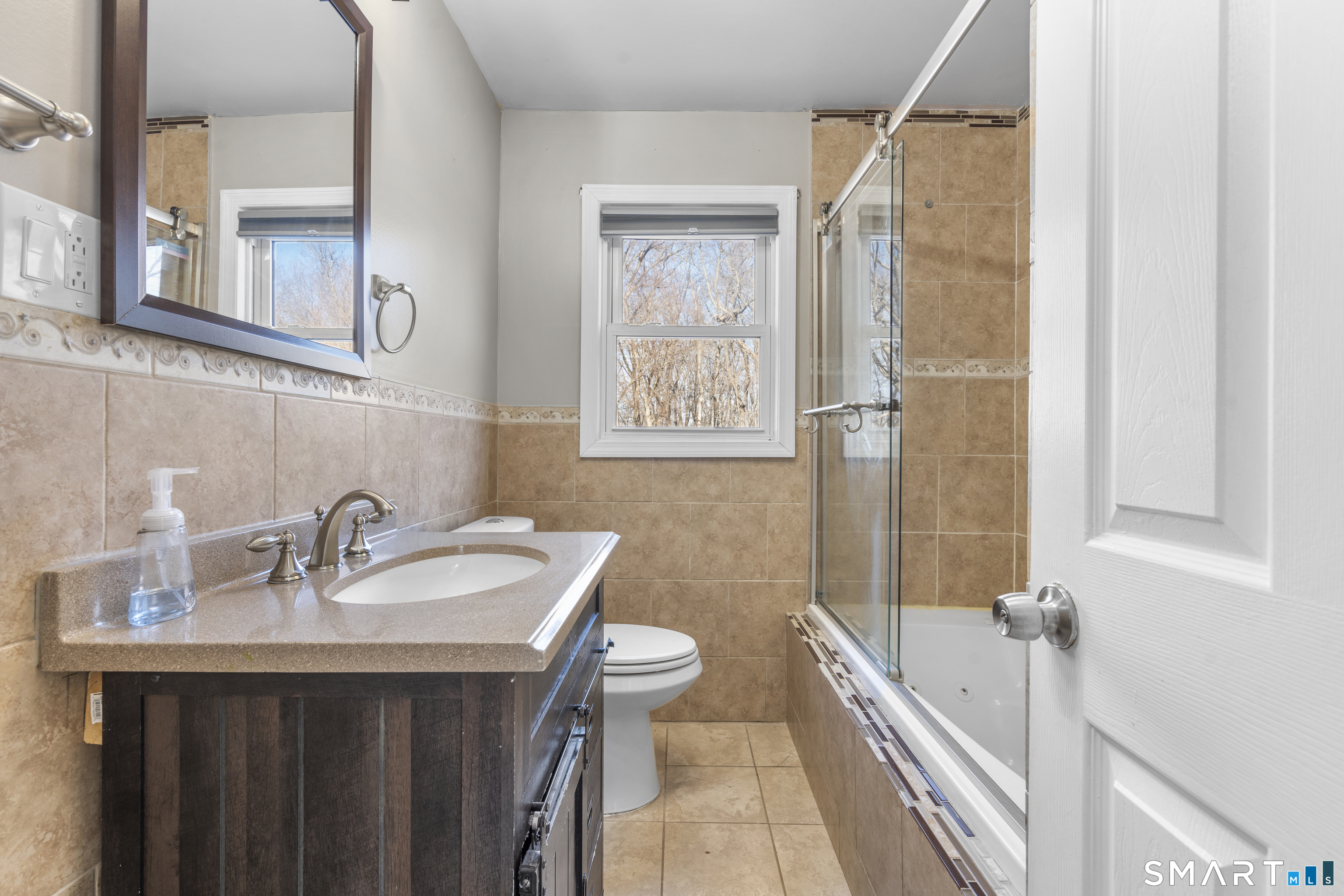 80 Overlook Avenue Waterbury, CT 06708 - Photo 17 of 40