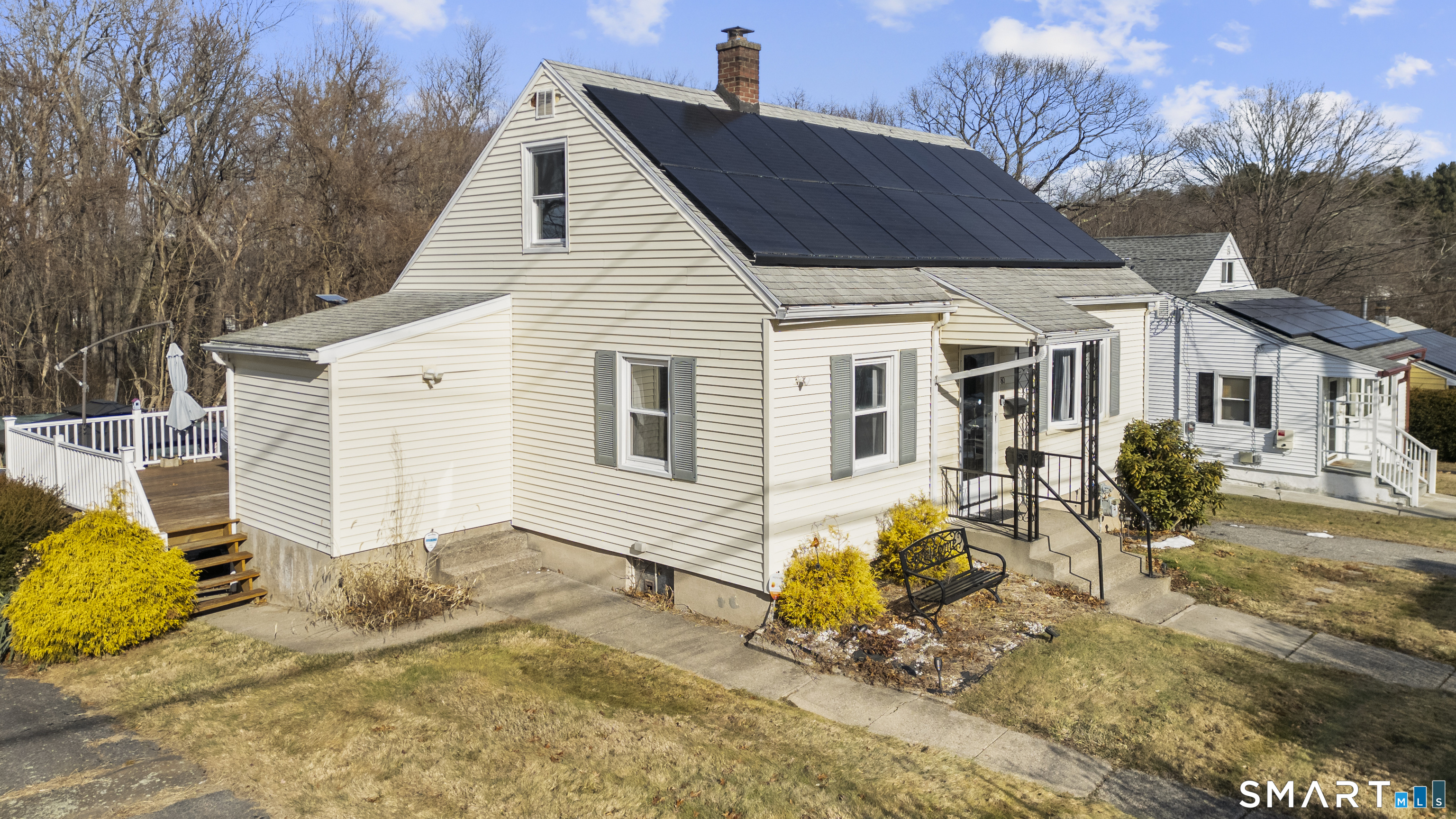 80 Overlook Avenue Waterbury, CT 06708 - Photo 2 of 40