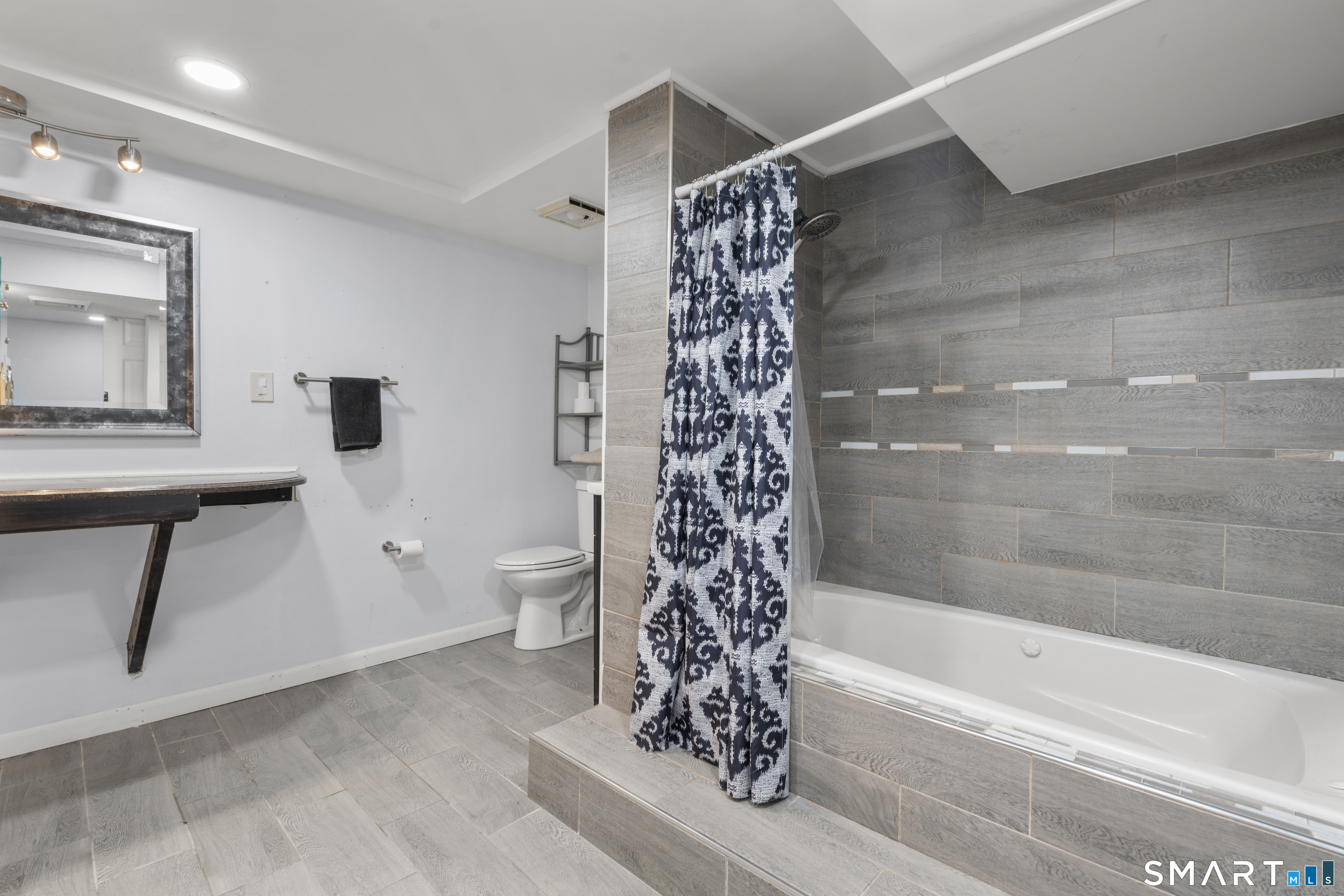 80 Overlook Avenue Waterbury, CT 06708 - Photo 35 of 40