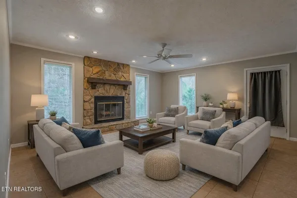 $315,000 | 124 Hickory Nut Drive, Clinton, TN 37716