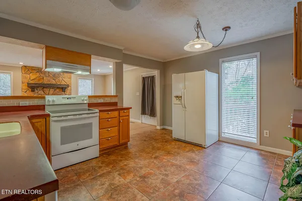 $315,000 | 124 Hickory Nut Drive, Clinton, TN 37716