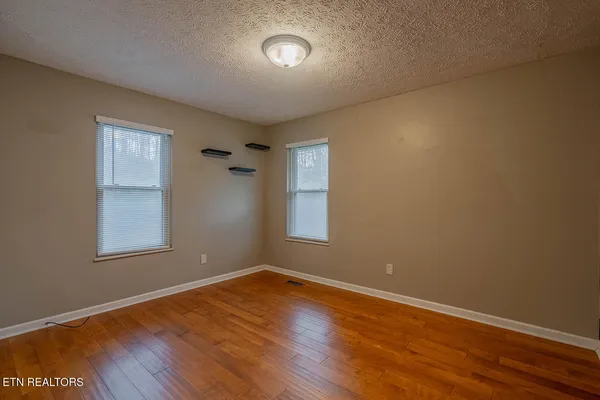 $315,000 | 124 Hickory Nut Drive, Clinton, TN 37716