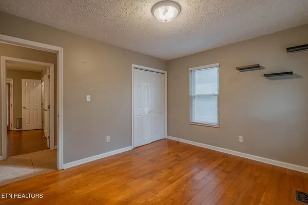 $315,000 | 124 Hickory Nut Drive, Clinton, TN 37716