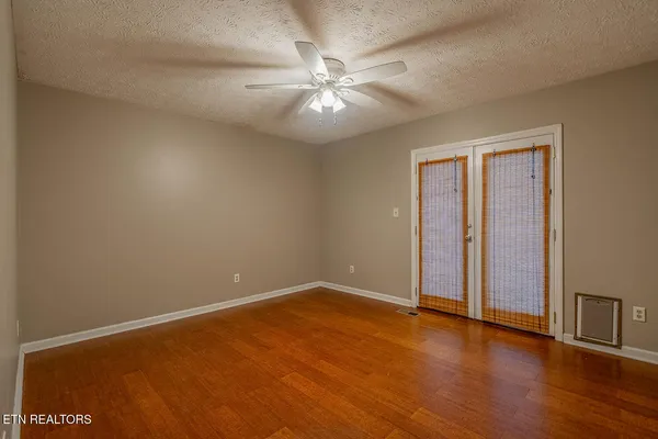 $315,000 | 124 Hickory Nut Drive, Clinton, TN 37716