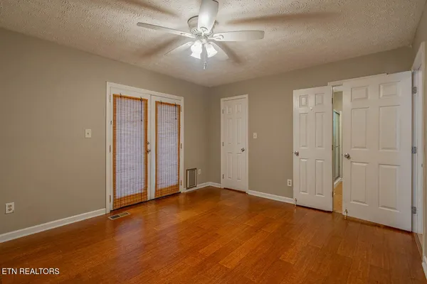 $315,000 | 124 Hickory Nut Drive, Clinton, TN 37716