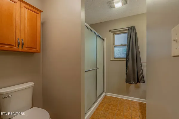 $315,000 | 124 Hickory Nut Drive, Clinton, TN 37716