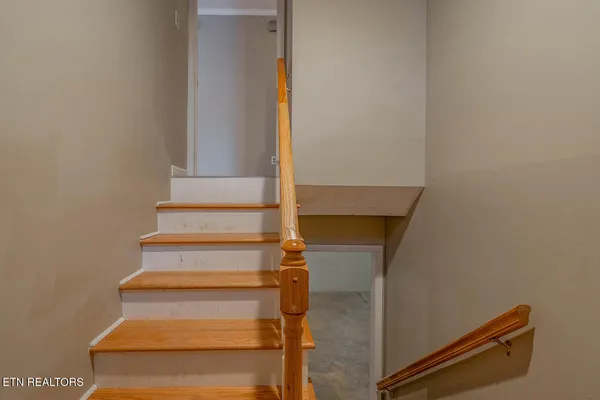 $315,000 | 124 Hickory Nut Drive, Clinton, TN 37716