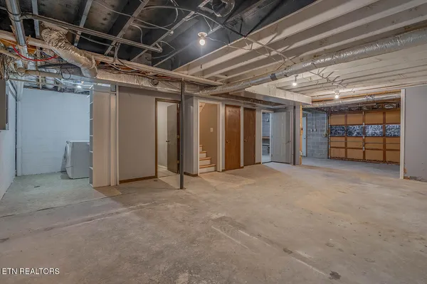 $315,000 | 124 Hickory Nut Drive, Clinton, TN 37716