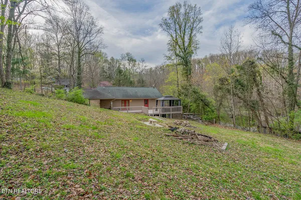 $315,000 | 124 Hickory Nut Drive, Clinton, TN 37716