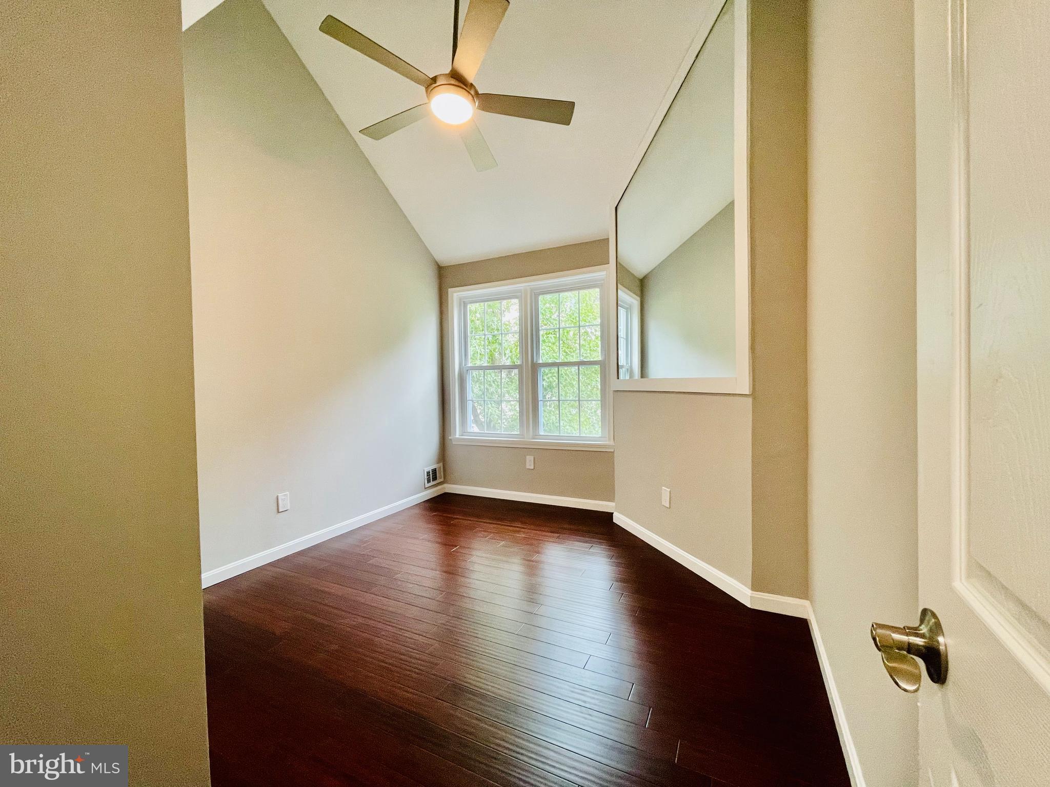 6378 English Ivy Way Springfield, VA 22152 - Photo 17 of 49 Bedroom 1