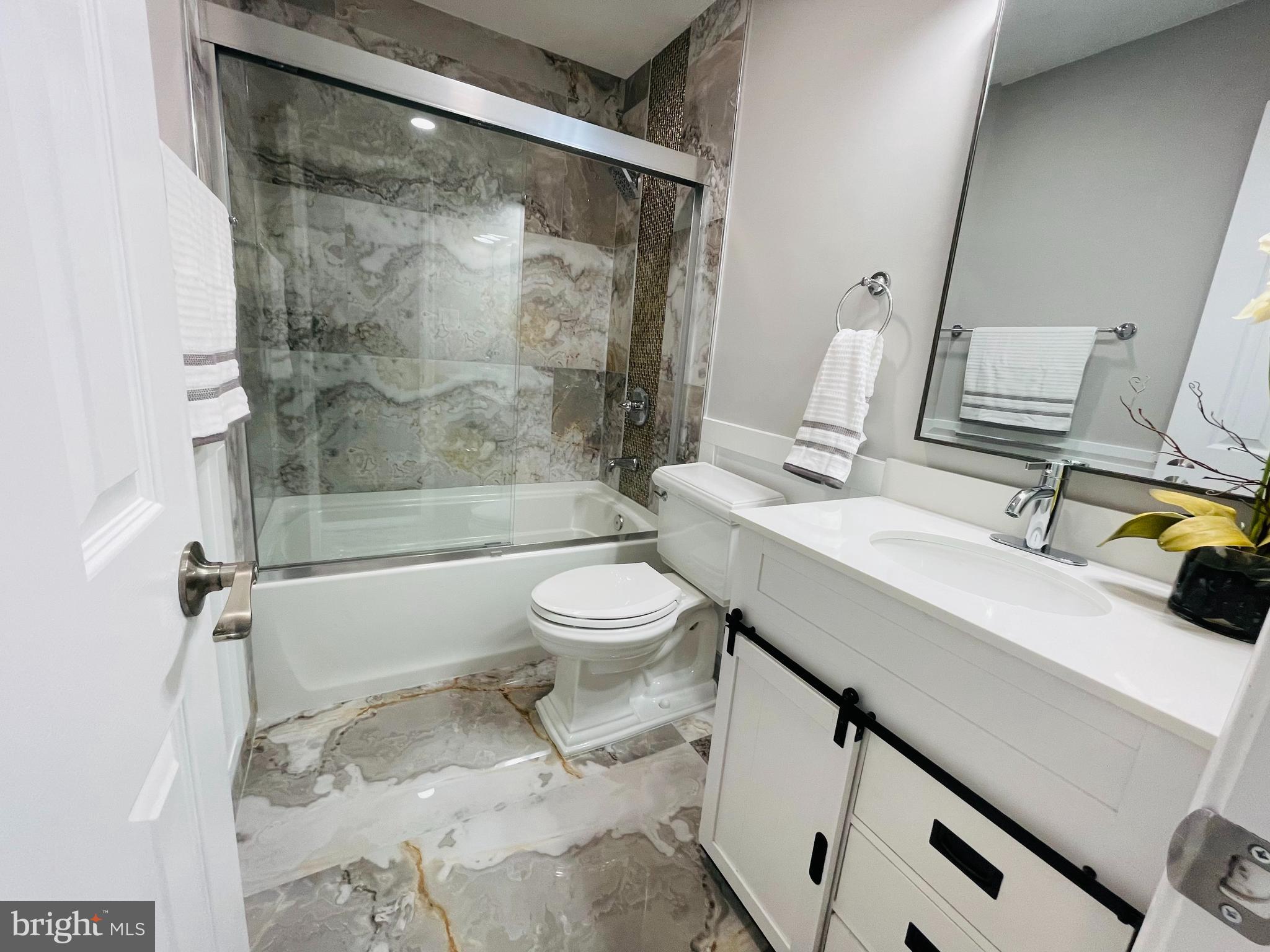 6378 English Ivy Way Springfield, VA 22152 - Photo 20 of 49 Hall Bath (2nd Floor)