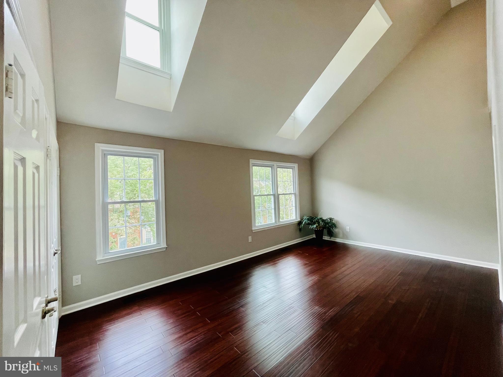 6378 English Ivy Way Springfield, VA 22152 - Photo 22 of 49 Master Suite