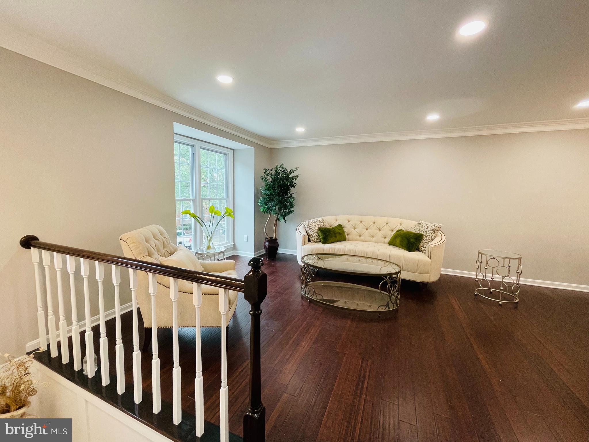 6378 English Ivy Way Springfield, VA 22152 - Photo 5 of 49 Living Room