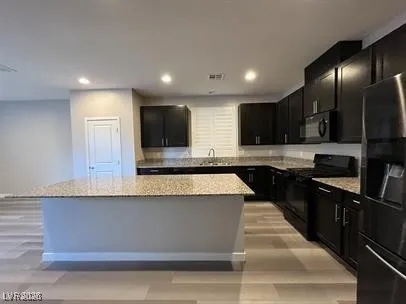 $2,950 | 9742 Zircon Cliff Avenue, Las Vegas, NV 89148