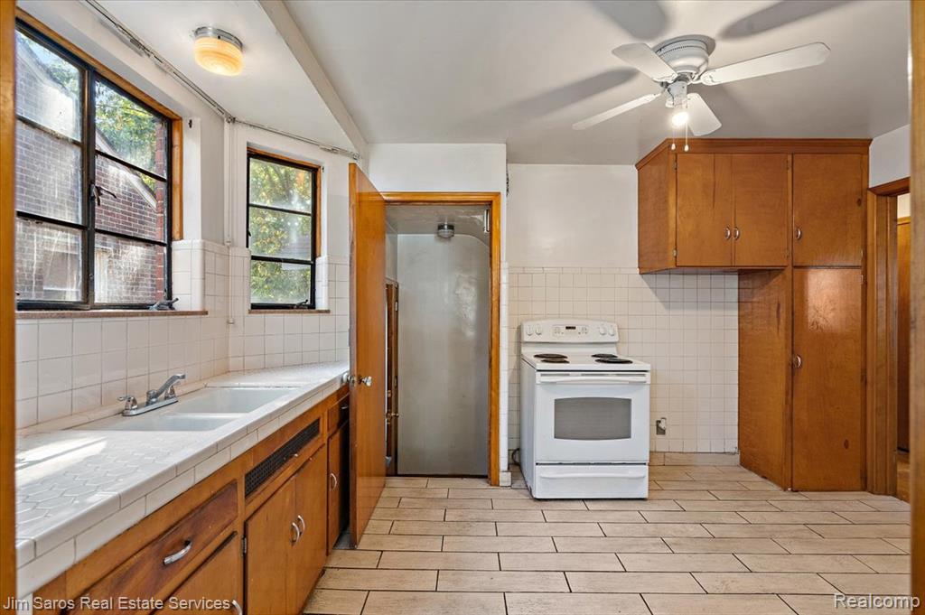 4121 Harvard Road Detroit, MI 48224 - Photo 4 of 19