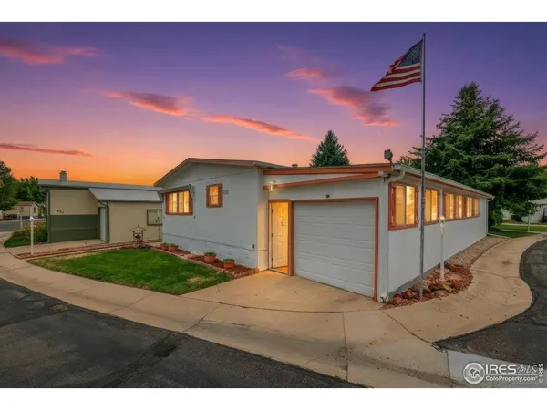 a view of backyard of house