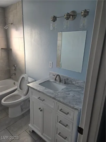 $900 | 510 Mckellar Circle, Unit 1, Las Vegas, NV 89119