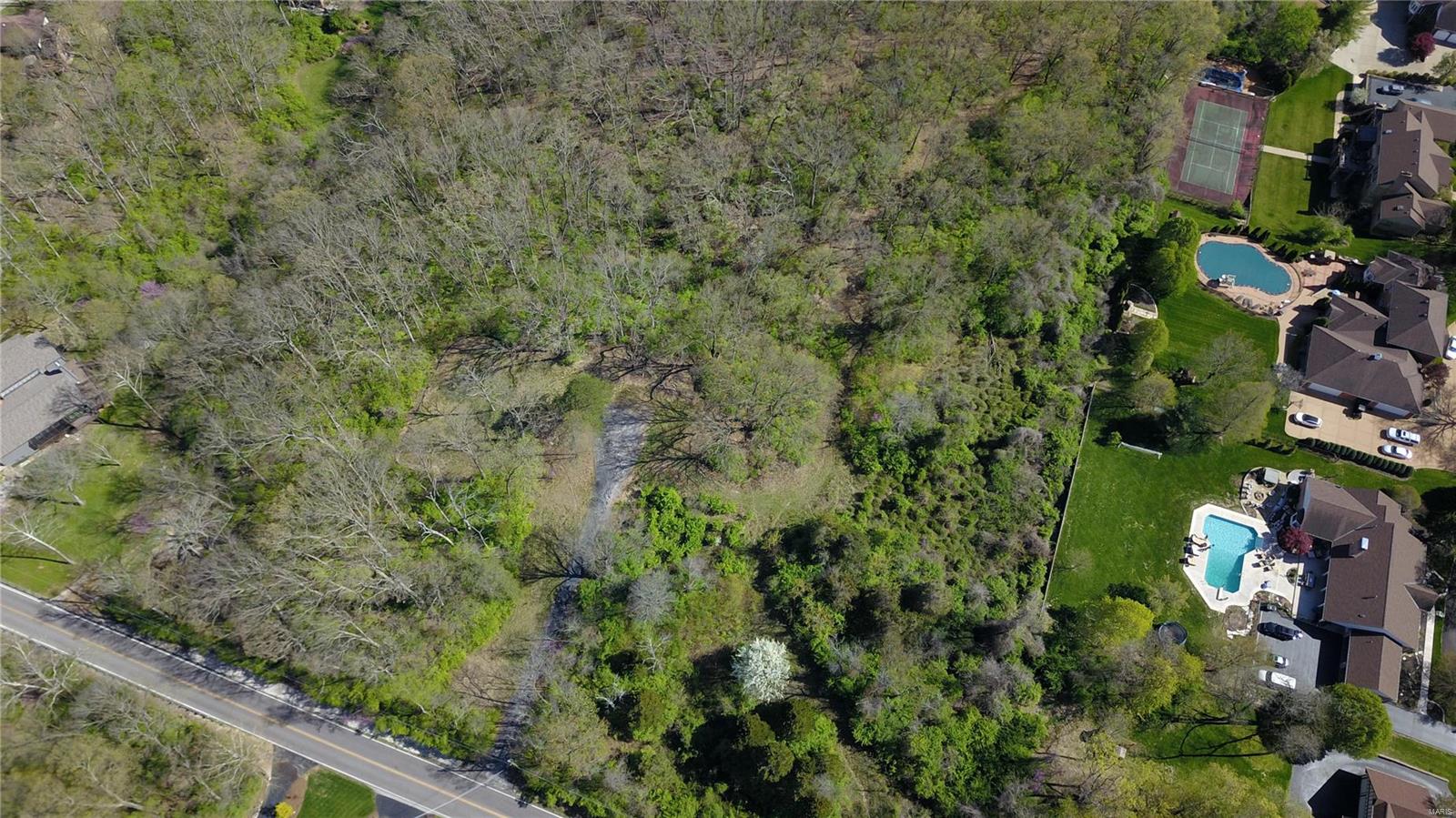 12490 Robyn Road Sunset Hills, MO 63127 - Photo 14 of 18 Gallery Image 14