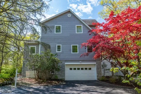 $945,000 | 43 Brush Hill Road, Kinnelon, NJ 07405