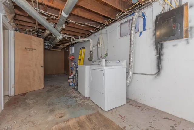 $136,970 | 1611 Hollywood Avenue, Evansville, IN 47712