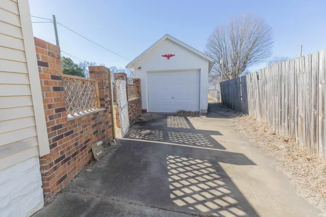 $136,970 | 1611 Hollywood Avenue, Evansville, IN 47712