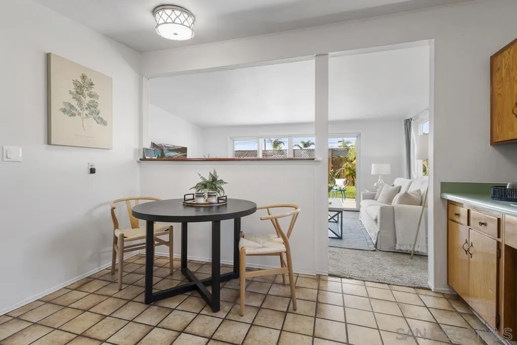 856 Oneonta Avenue Imperial Beach, CA 91932 - Photo 13 of 34 a view of a kitchen with a table and chairs