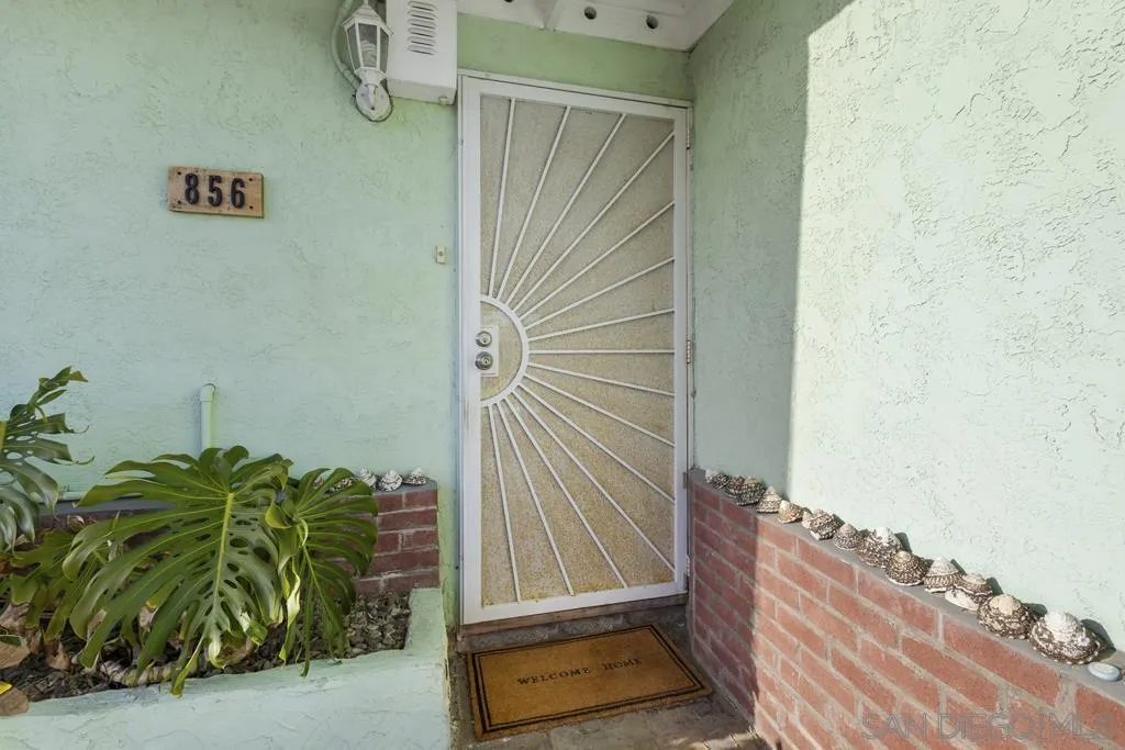 856 Oneonta Avenue Imperial Beach, CA 91932 - Photo 32 of 34 a view of balcony